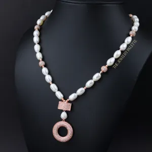 Alev white freshwater pearl and rose gold necklace