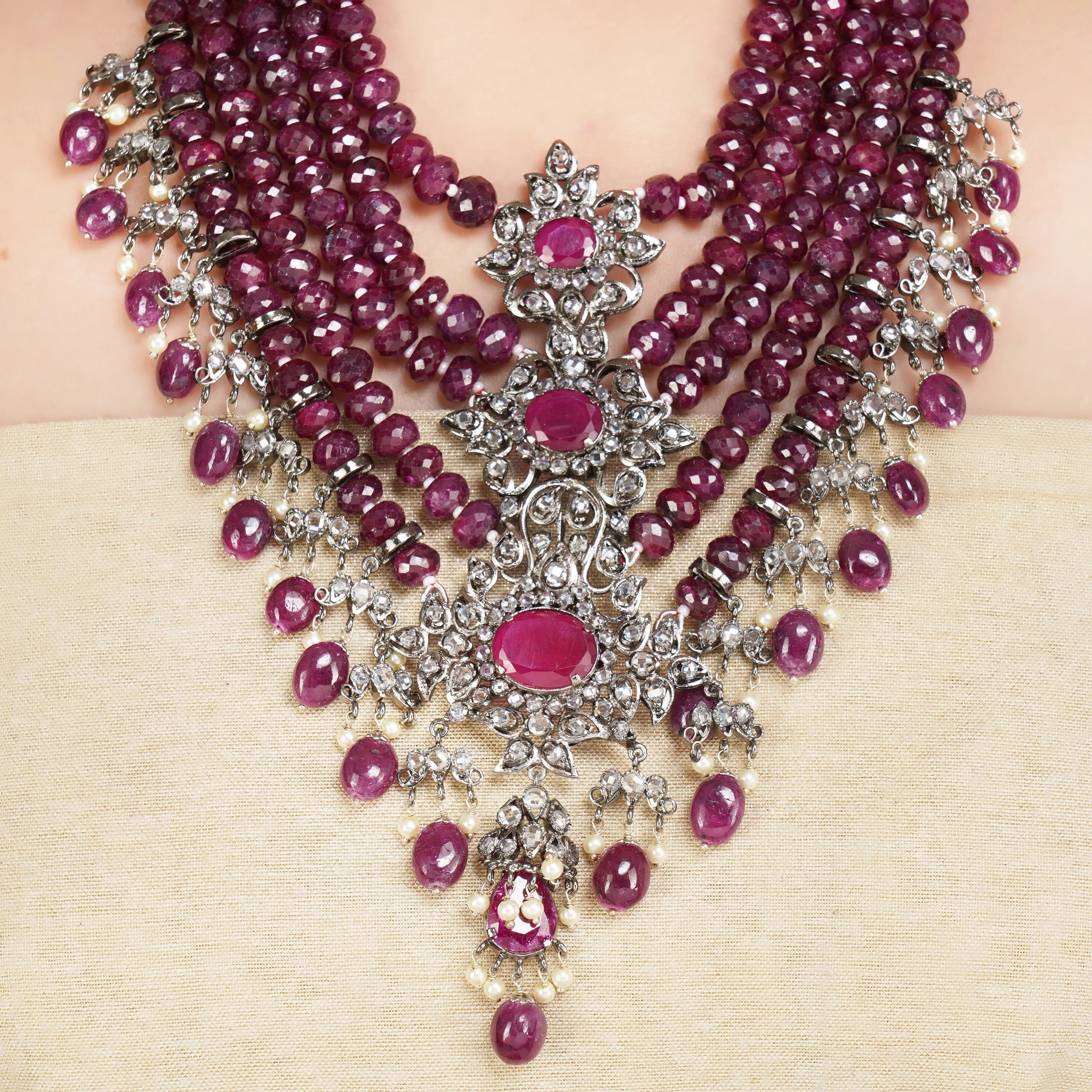 ANTARALA LONG NECKLACE
