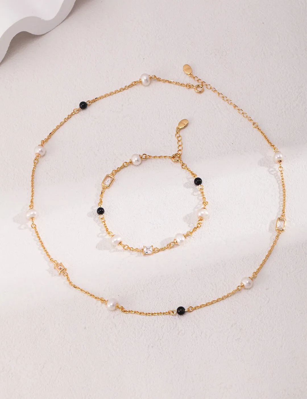 Black Onyx Cubic Zirconia Pearl Bracelet