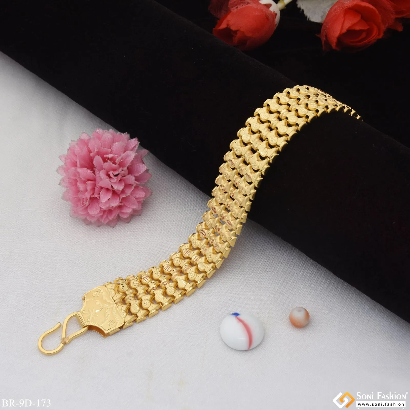 Dainty Design Best Quality Gold Plated Bahubali Bracelet for Men - Style D173
