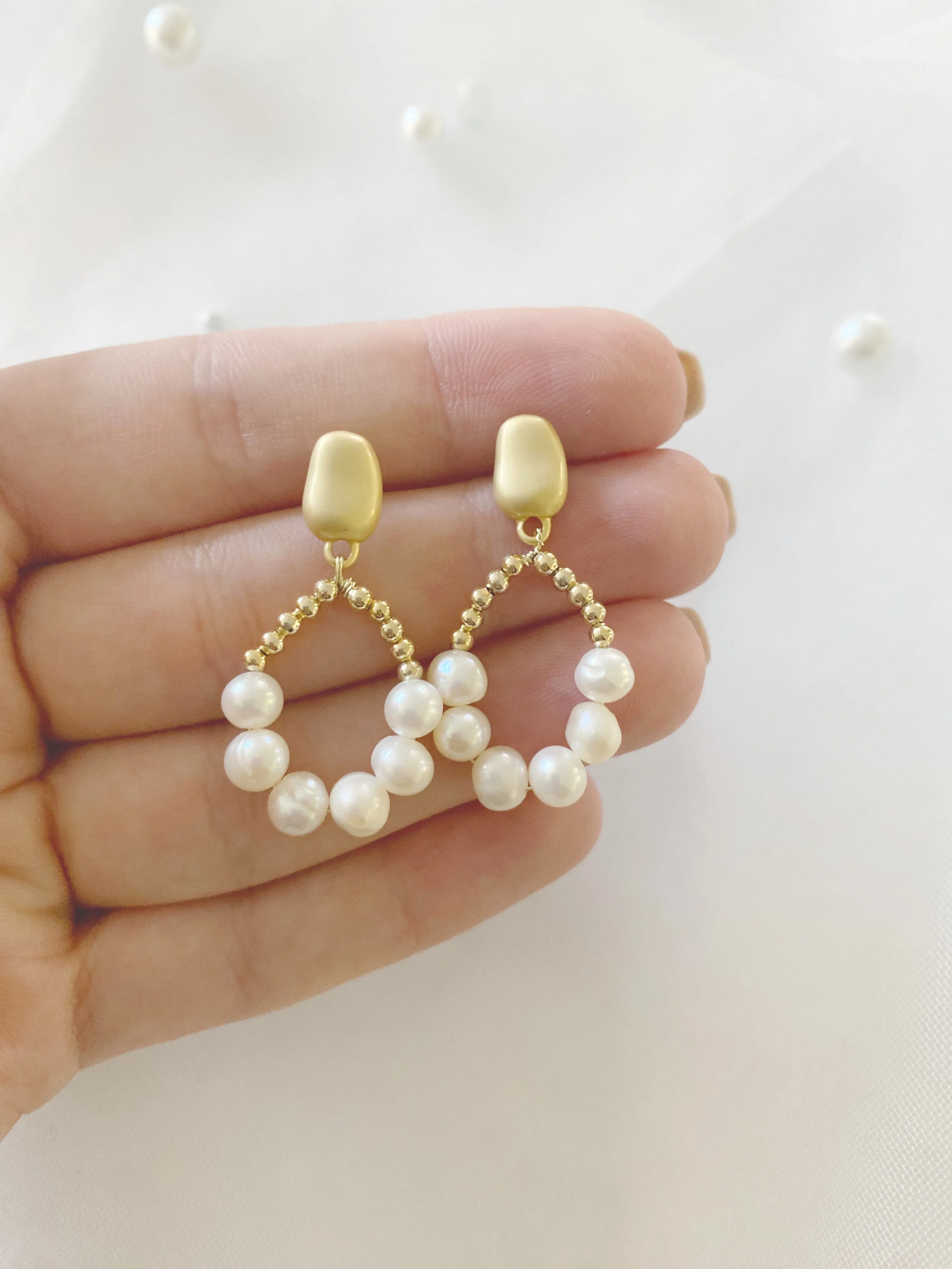 Elison Fresh Water Pearl Hoop Earrings
