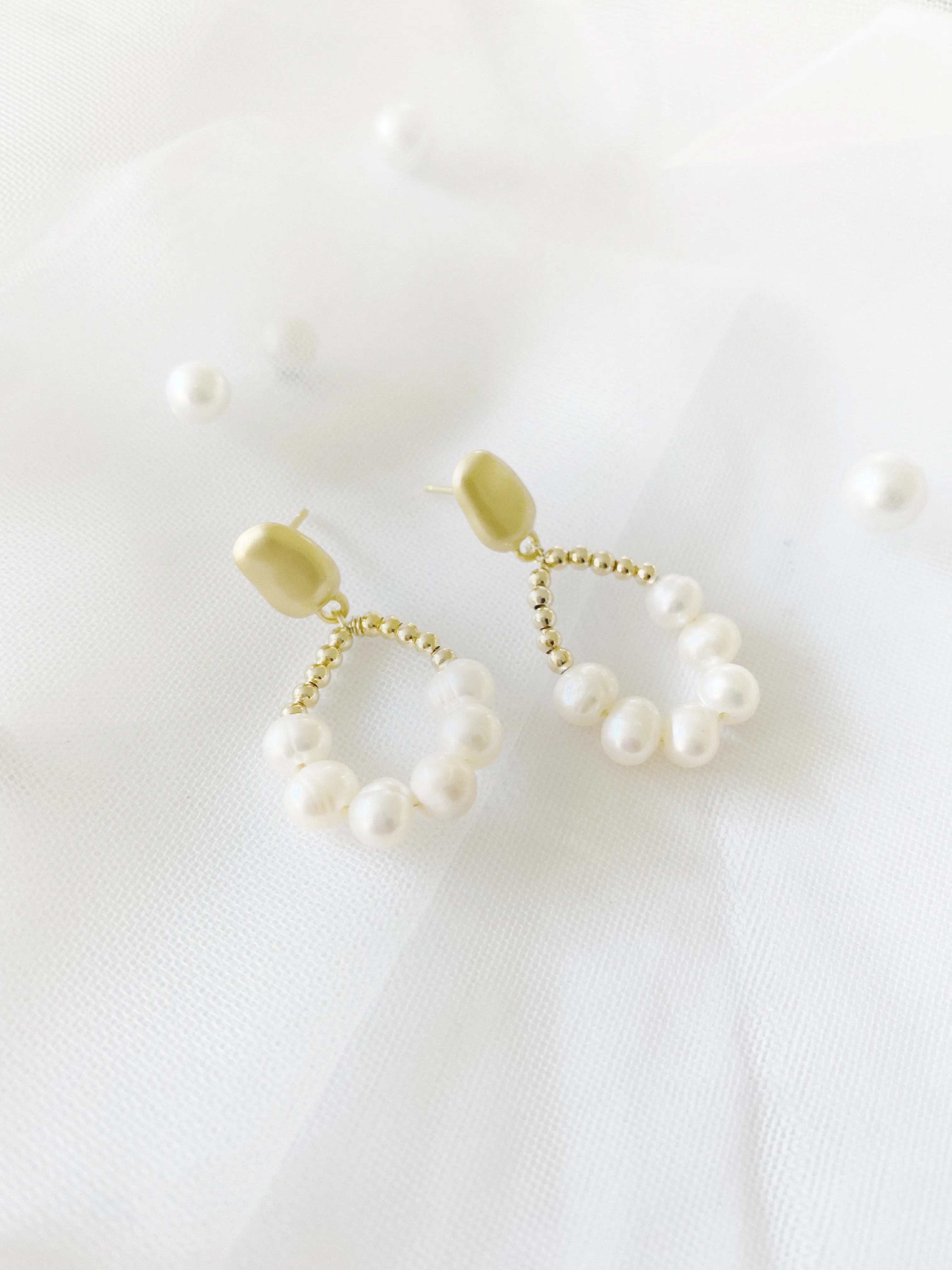 Elison Fresh Water Pearl Hoop Earrings