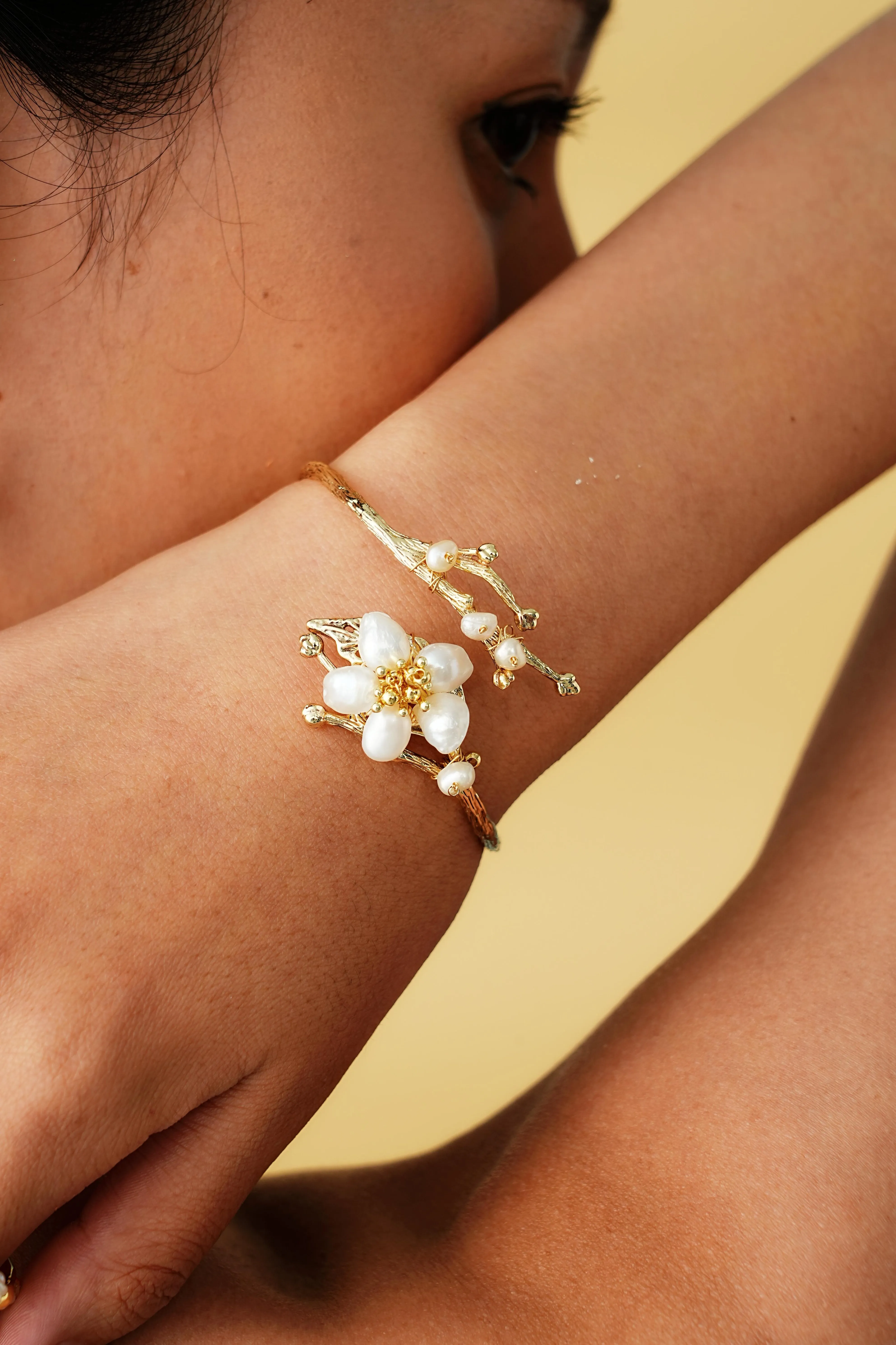 Ethereal Pearl 14K Gold Bangle