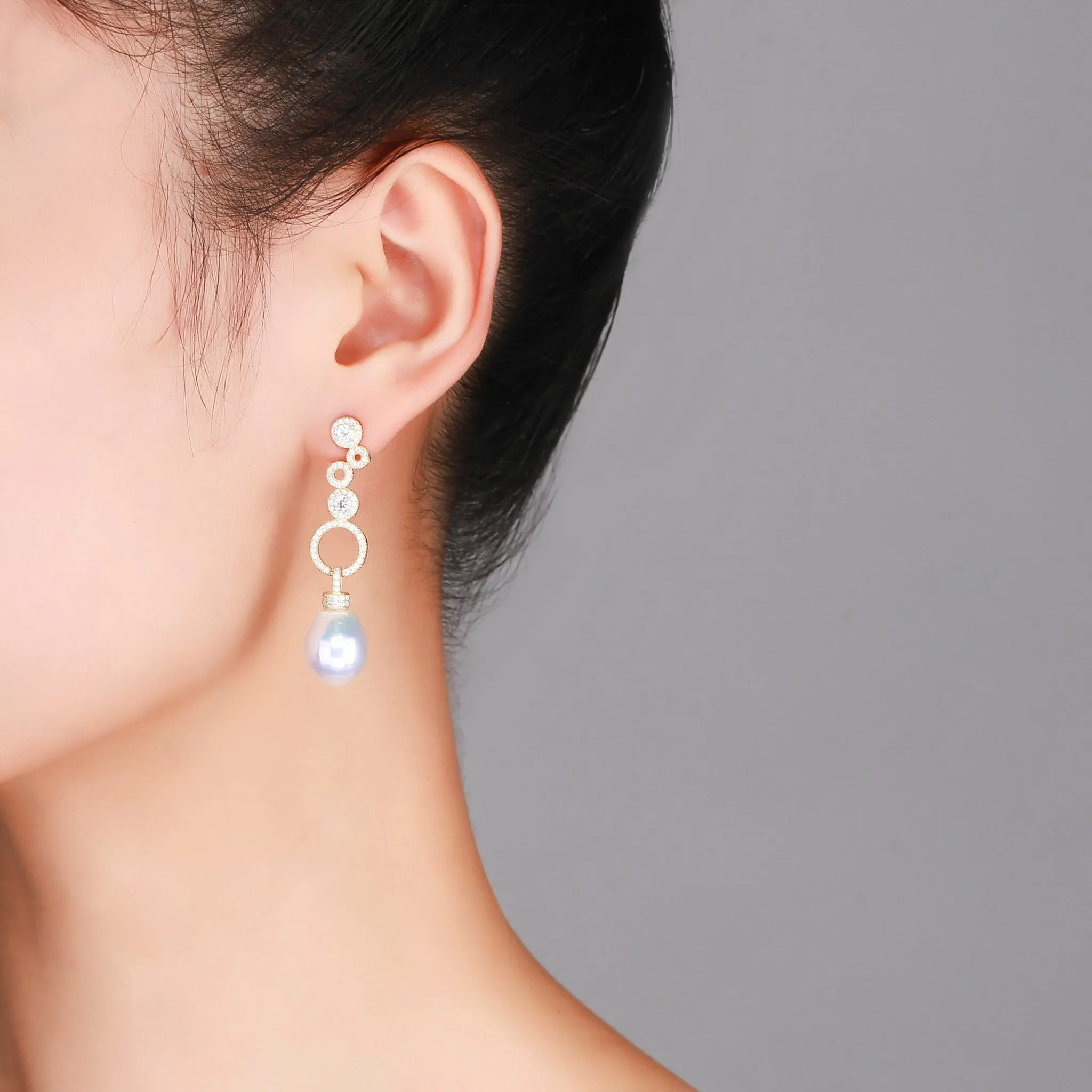 Golden Circles Edison Pearl Earrings