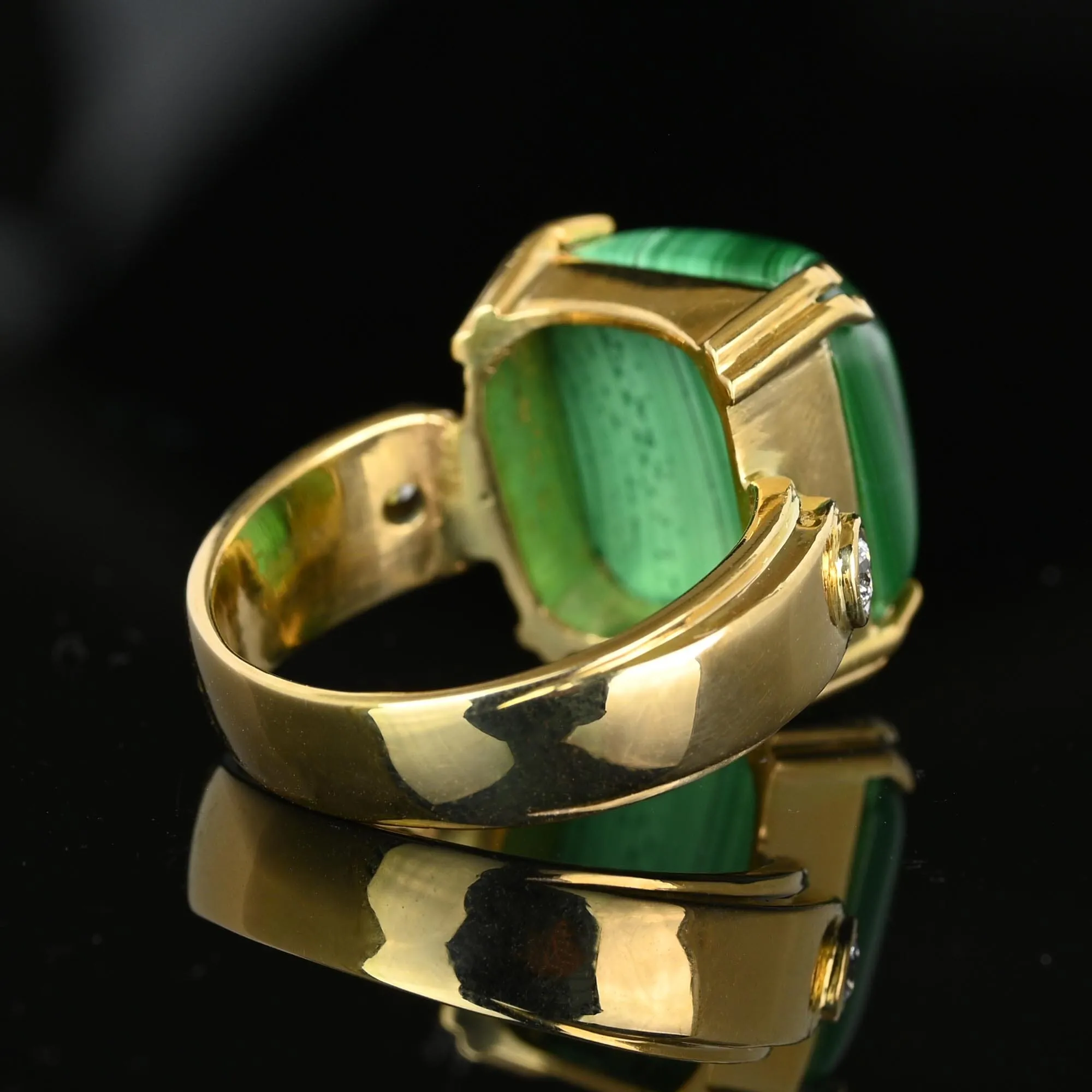 Heavy 18K Gold 14CTW Cabochon Malachite Ring w Diamond Accents