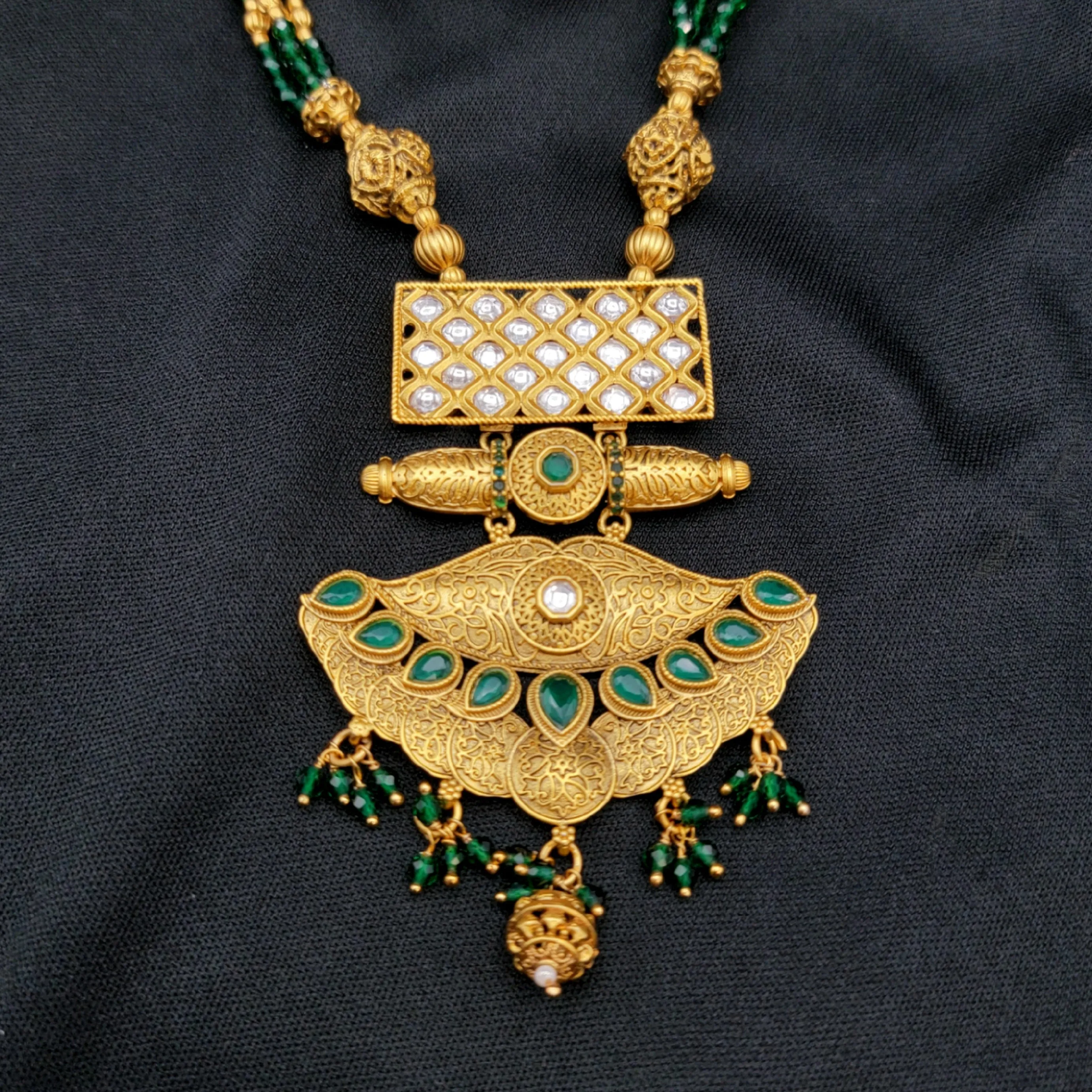 Kundan Rajwadi Emerald Green Hydrocrystal Beads Necklace