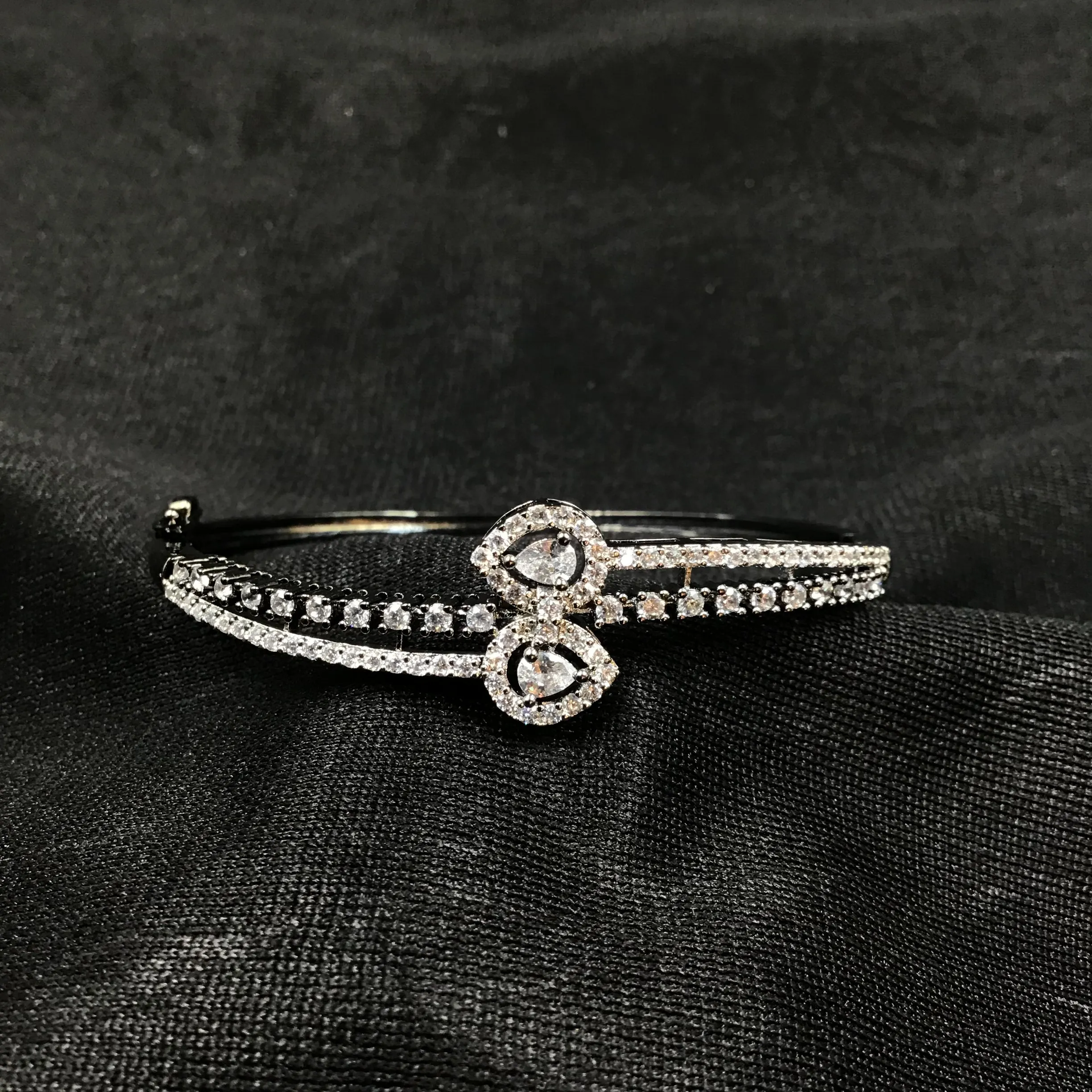 Openable Zircon/AD Bracelet 3246-11