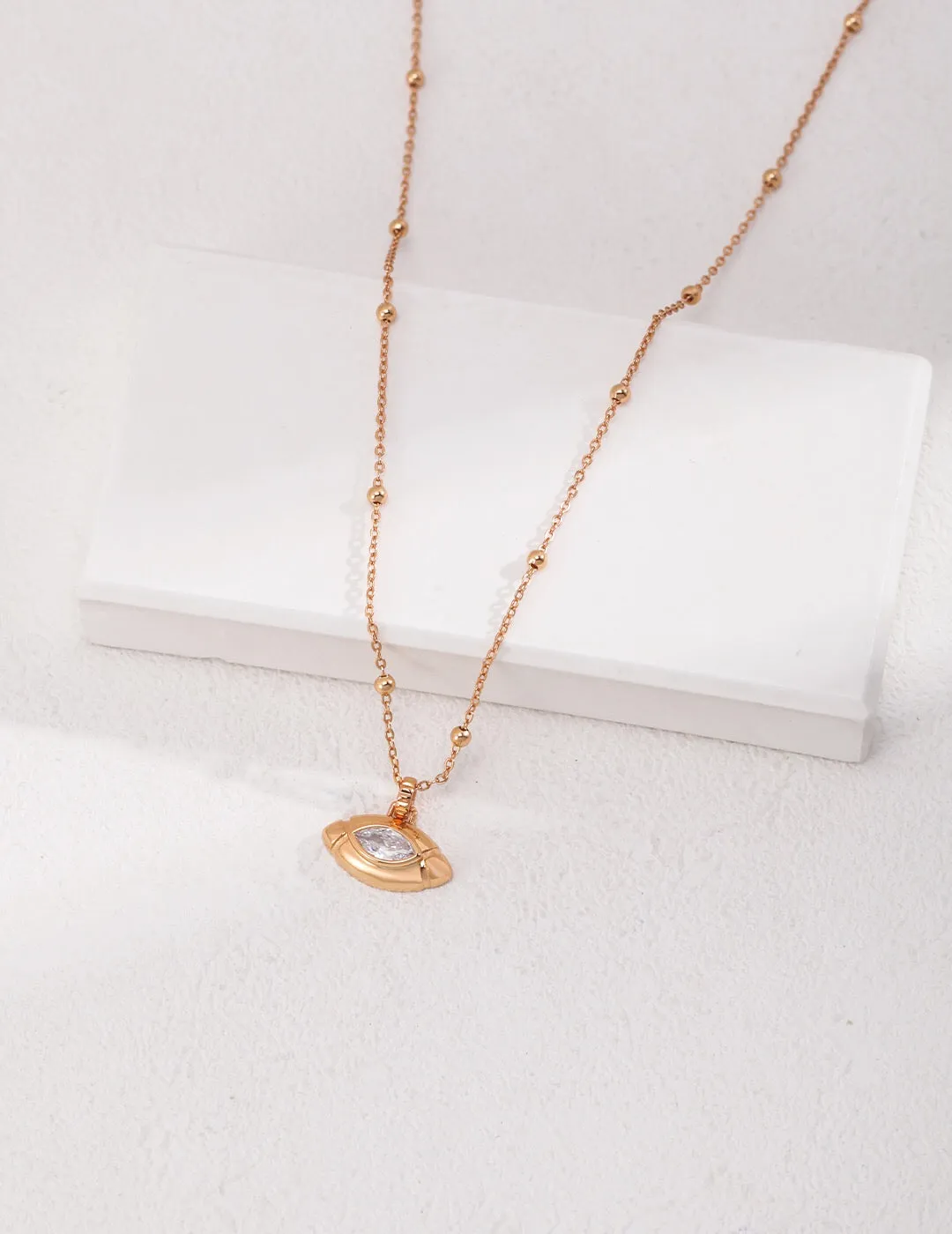 Oval Eyes Zircon Necklace