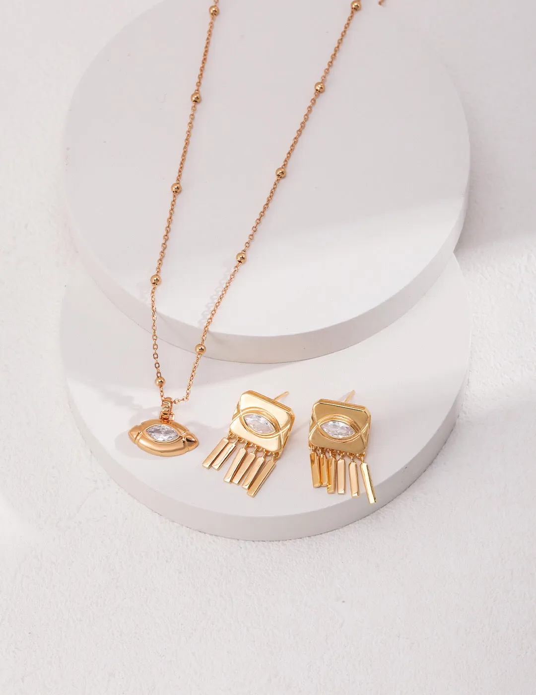 Oval Eyes Zircon Necklace