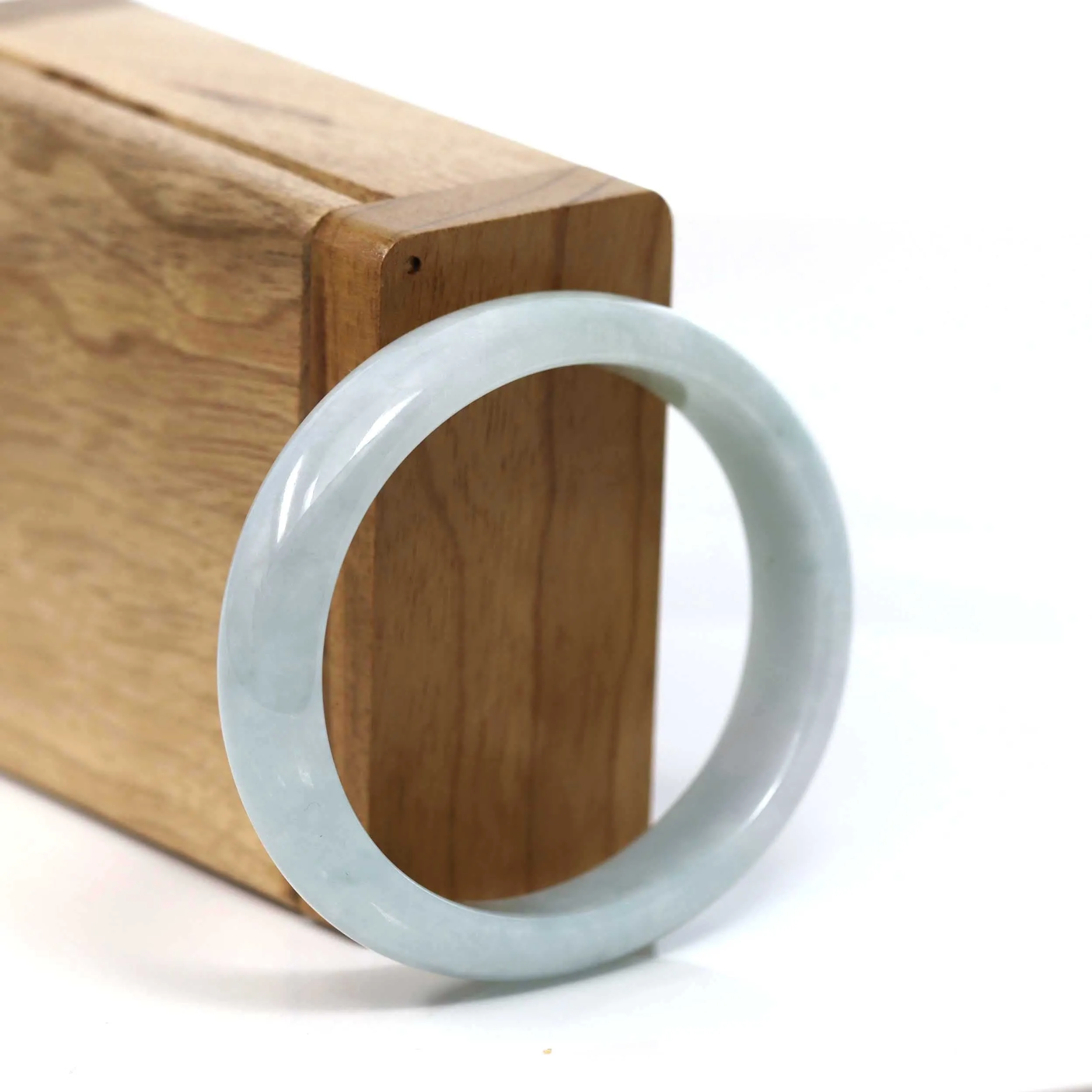 RealJade® Co. "Classic Bangle" Natural Jadeite Jade Oval Bangle (56.30mm) #T222