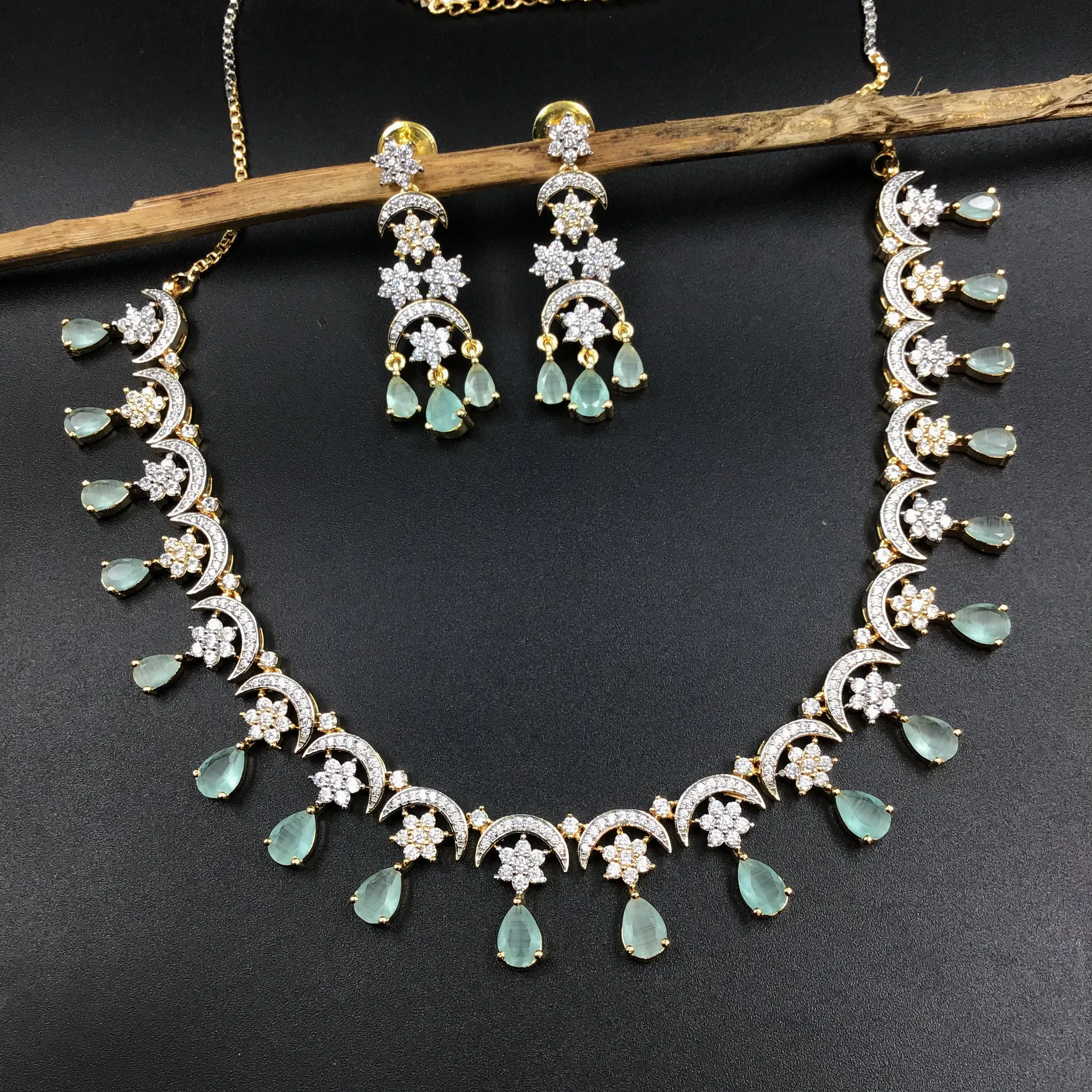 Round Neck Zircon/AD Necklace Set 6204-08