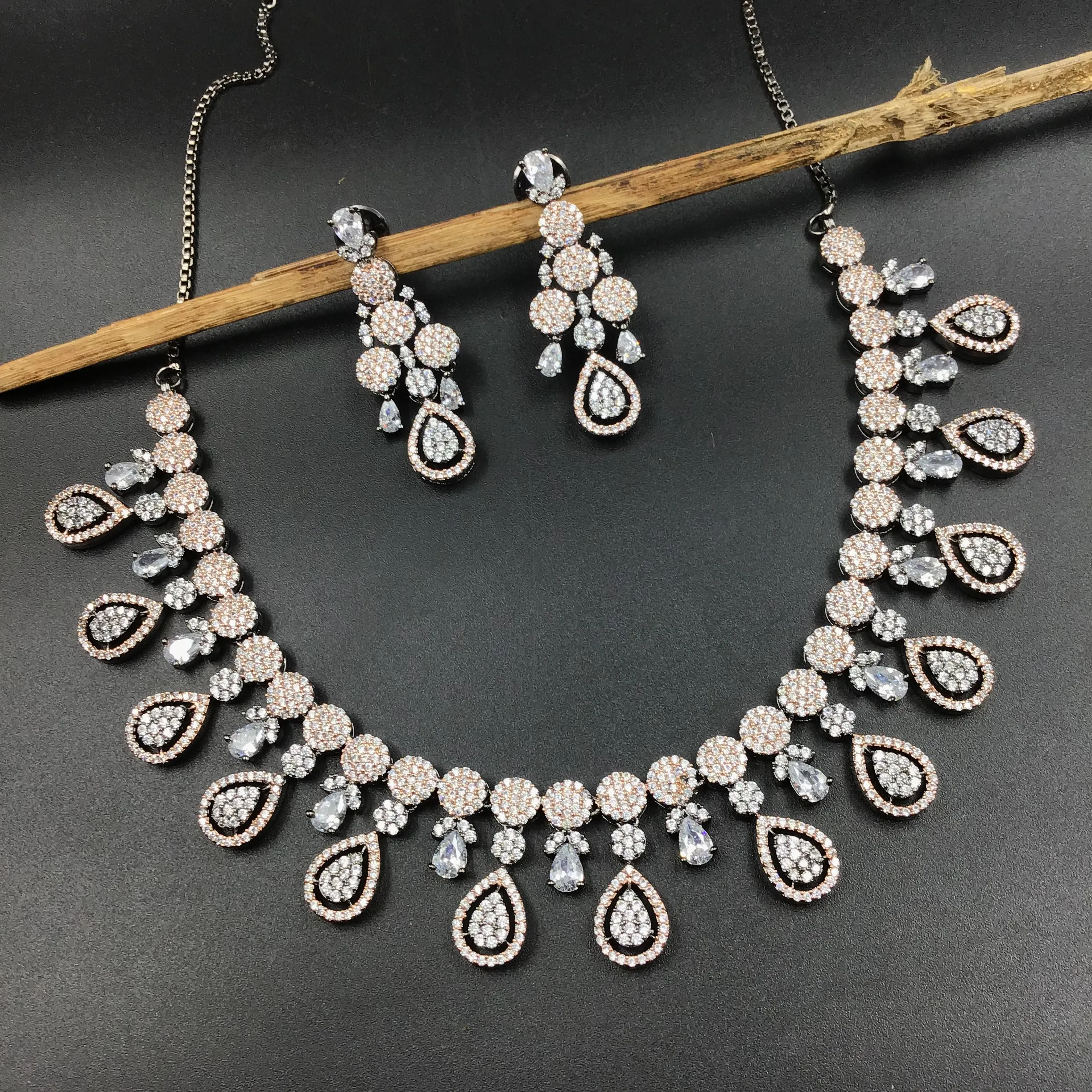 Round Neck Zircon/AD Necklace Set 6205-08