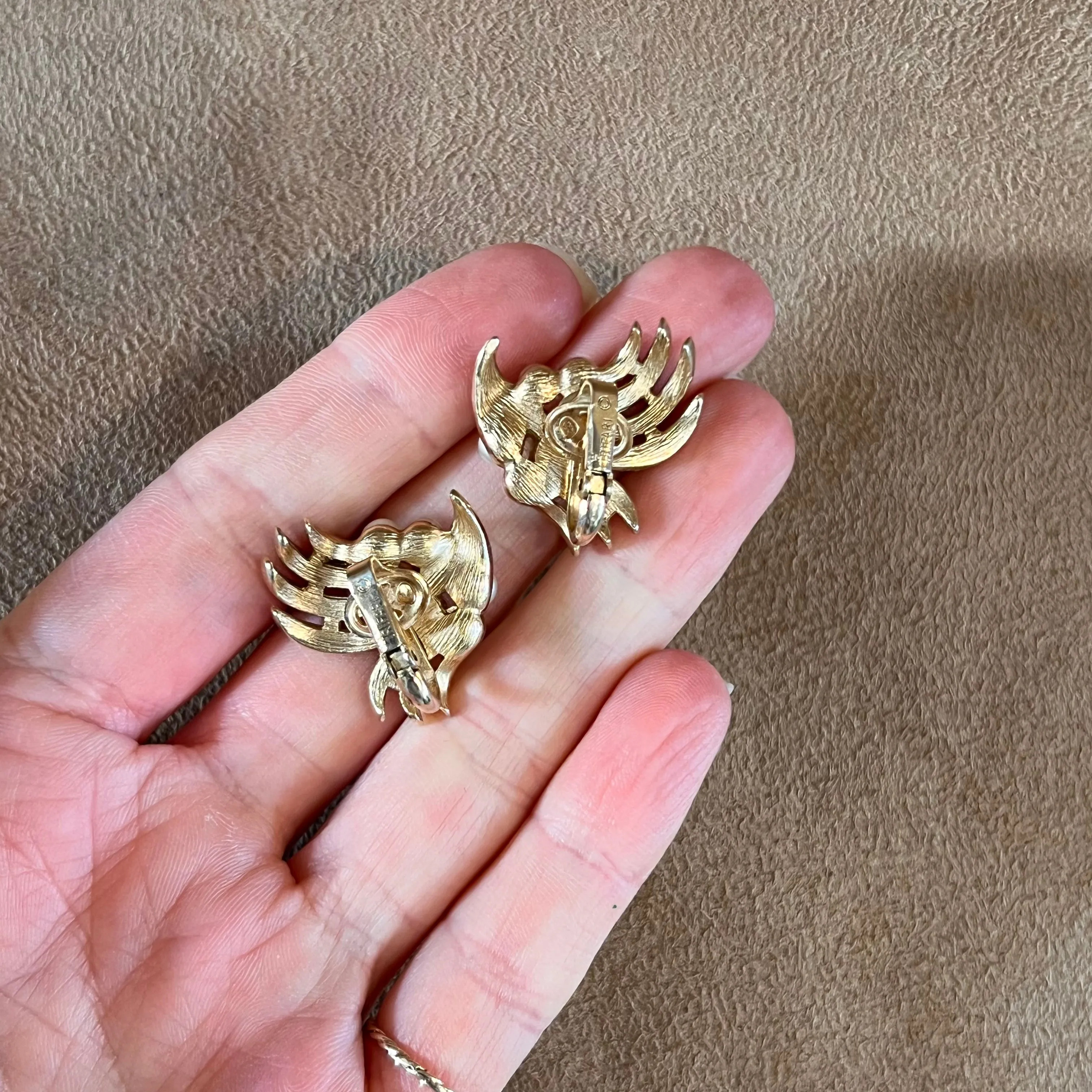 Trifari Pearl Leafy Vintage Clip On Earrings Gold Plated
