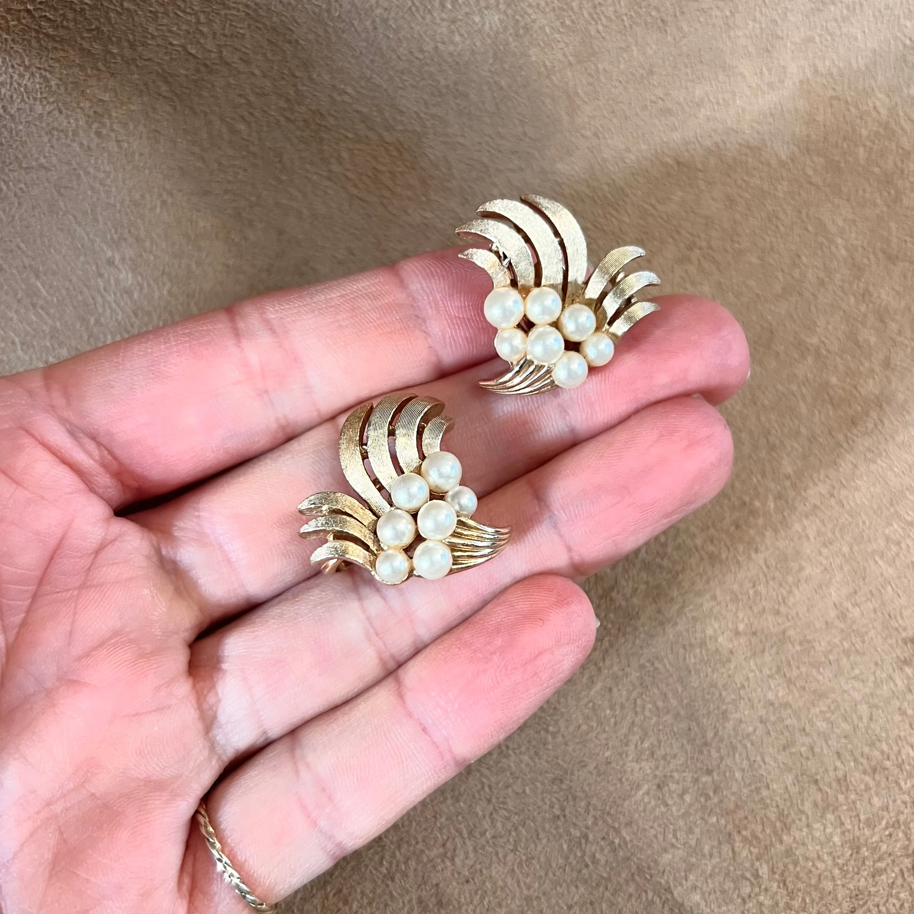 Trifari Pearl Leafy Vintage Clip On Earrings Gold Plated