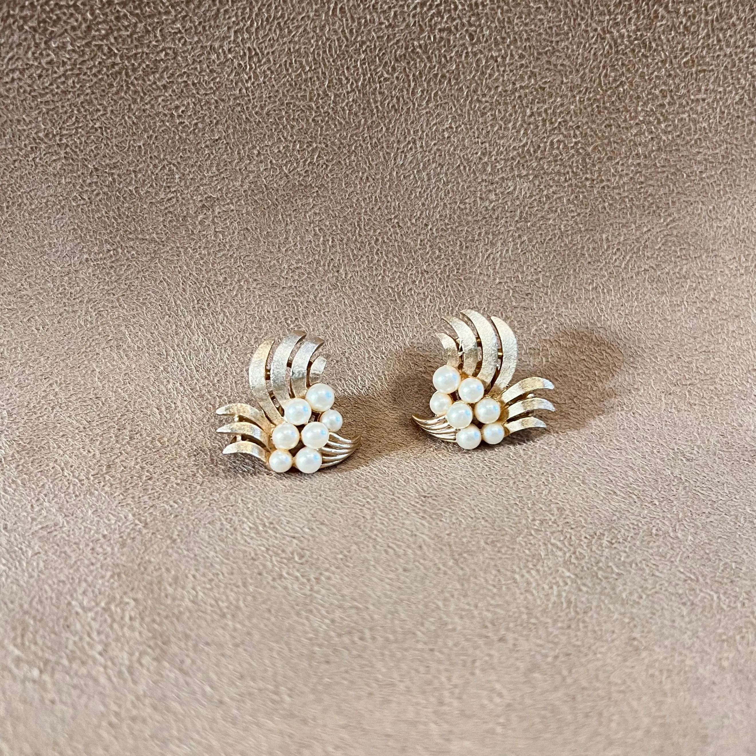 Trifari Pearl Leafy Vintage Clip On Earrings Gold Plated