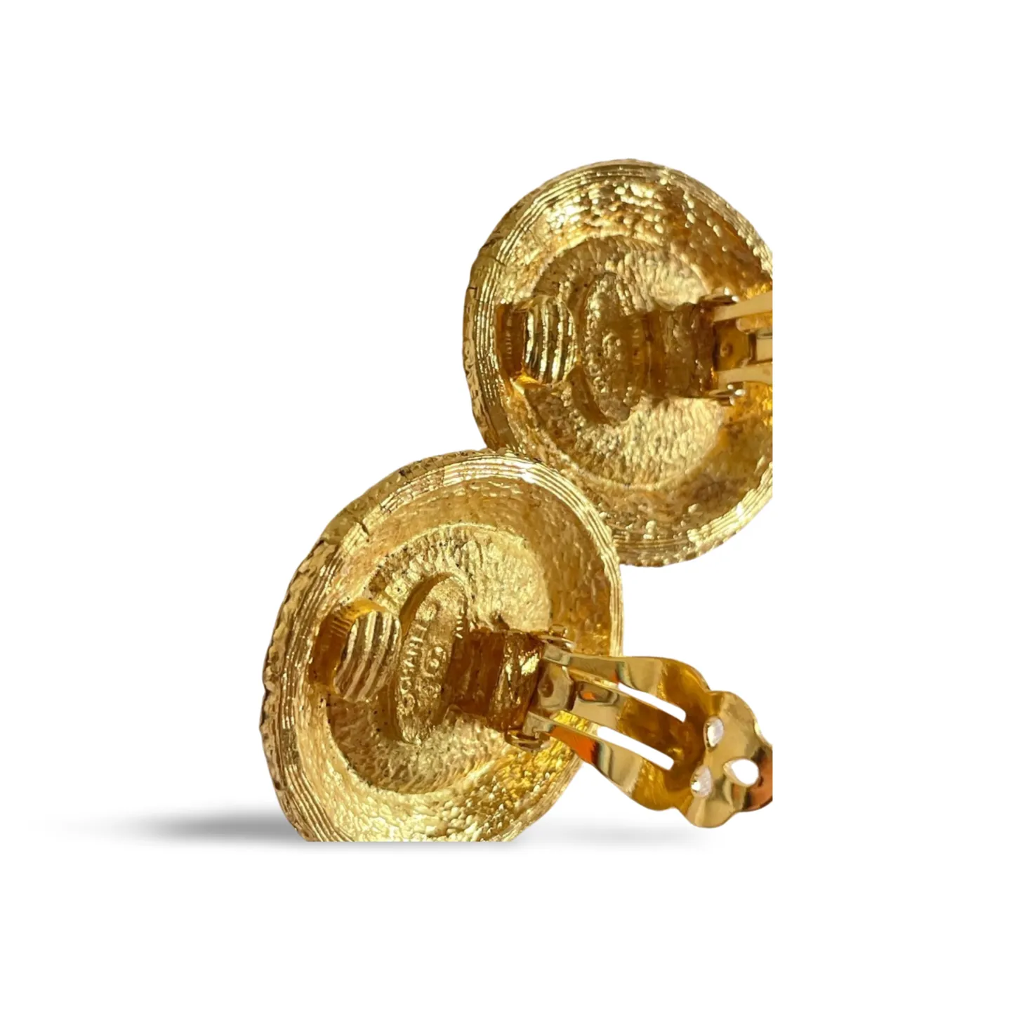 Vintage CHANEL round earrings with elaborated golden frames, faux pearl earrings. Rare Chanel vintage jewelry. 060728br9