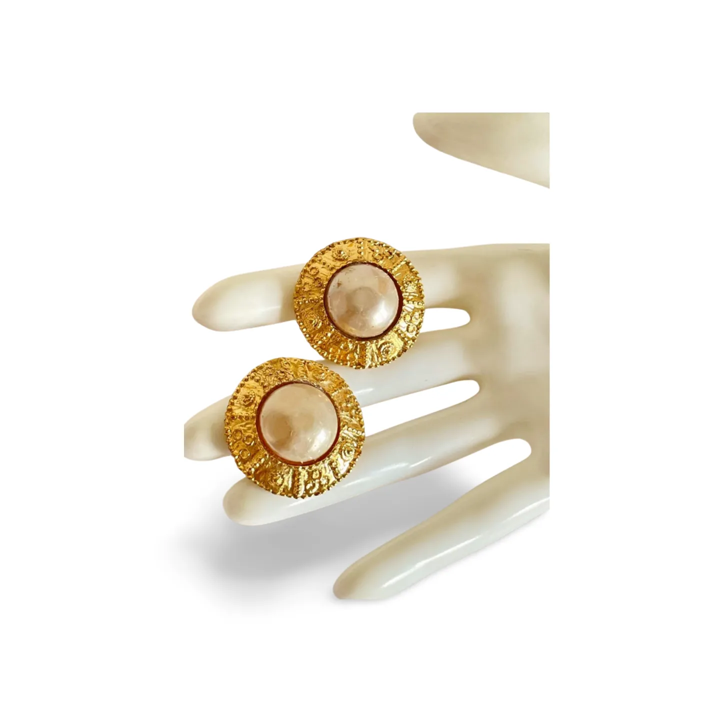 Vintage CHANEL round earrings with elaborated golden frames, faux pearl earrings. Rare Chanel vintage jewelry. 060728br9