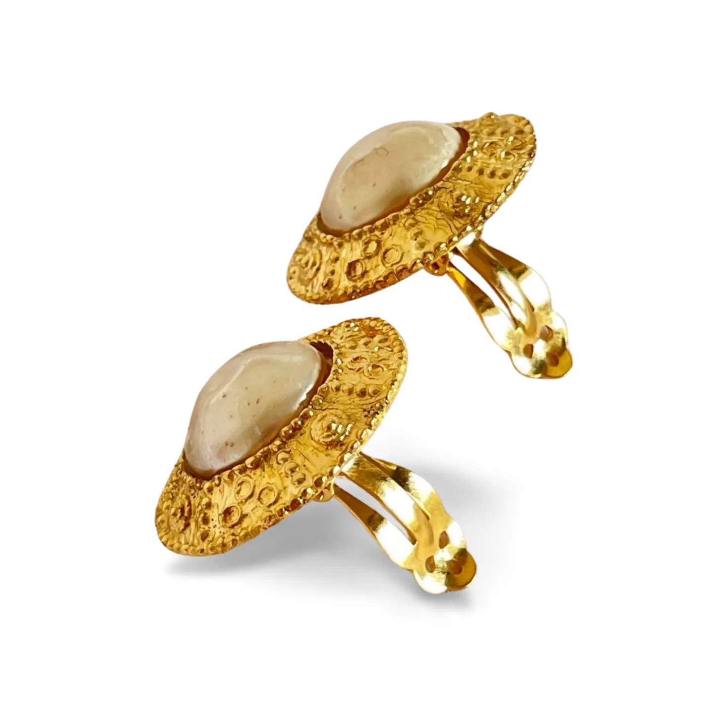Vintage CHANEL round earrings with elaborated golden frames, faux pearl earrings. Rare Chanel vintage jewelry. 060728br9