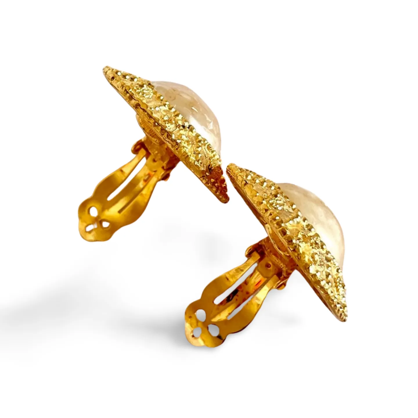 Vintage CHANEL round earrings with elaborated golden frames, faux pearl earrings. Rare Chanel vintage jewelry. 060728br9